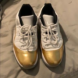 JORDAN 11 RETRO GOLD LOWS W BOX